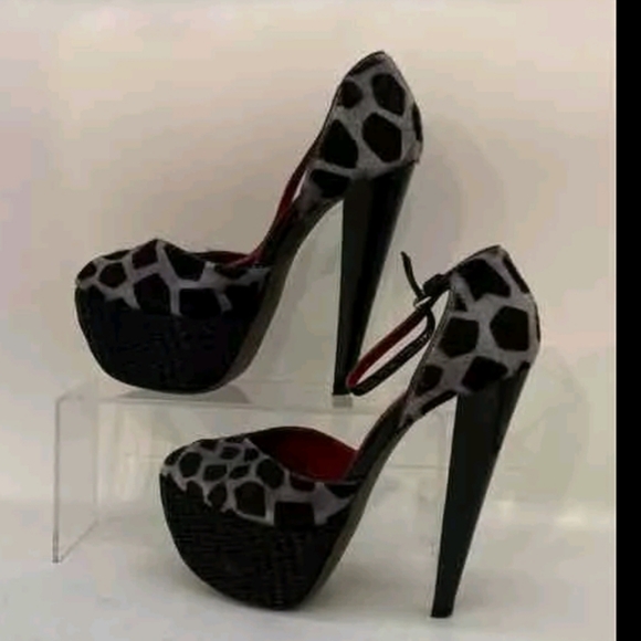 Giambattista Valli Italian Leopard Peep Toe Stiletto size 35 - Picture 2 of 10